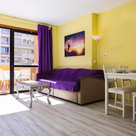 Apartment Dandelion / Roquemar