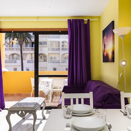Apartment Dandelion / Roquemar