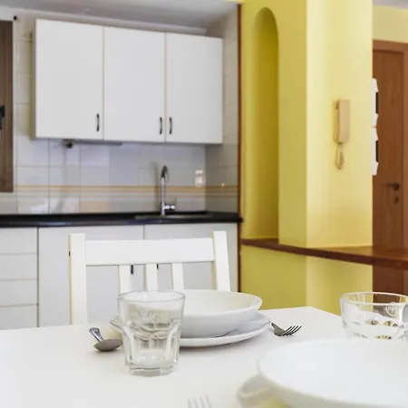 Apartment Dandelion / Roquemar